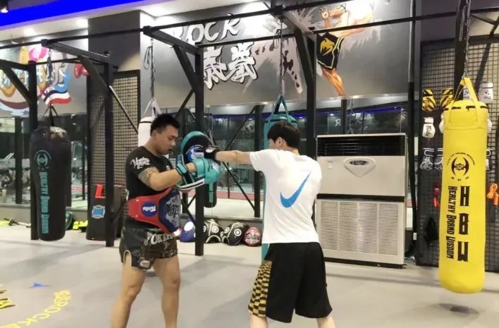 盐城健身教练_盐城健身私教_盐城健身私教一节课多少钱