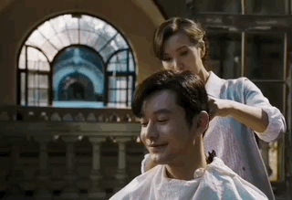大妈吃醋扇健身房教练_健身房大妈打男私教_大妈掌掴健身房教练